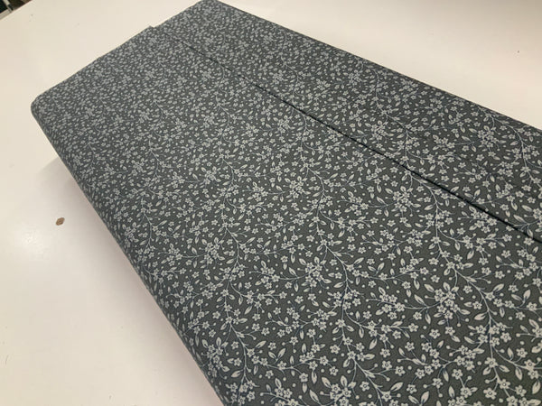 Andover Petite Beehive Petals Dark Grey Patchwork