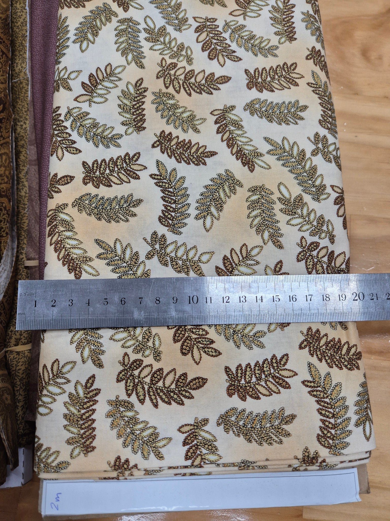 Radiance Leaf in Cream Patchwork